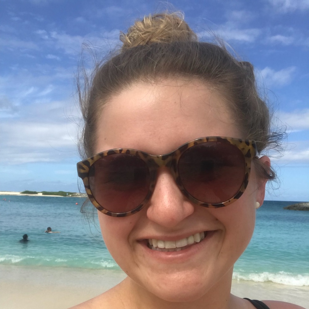 Meet your Posher, Chloe
